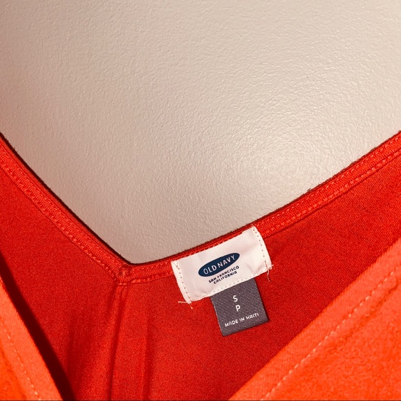 BUNDLE Two Tank Tops - Picture 5 of 5